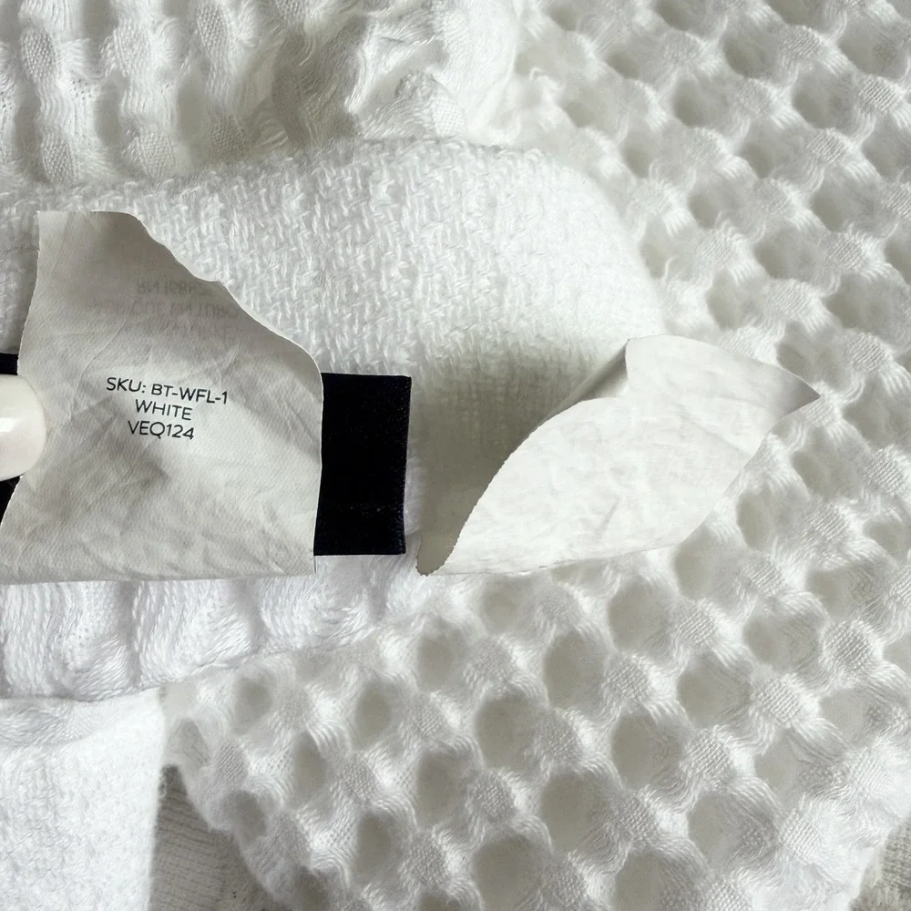 Brooklinen Dreamweave Waffle Bath Towel White 100% Turkish Cotton Aprox 30x58